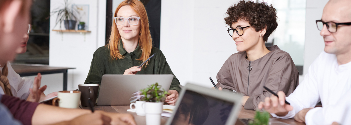 Person displaying both introverted and extroverted traits, illustrating ambivert personality signs Person displaying both introverted and extroverted traits, illustrating ambivert personality signs